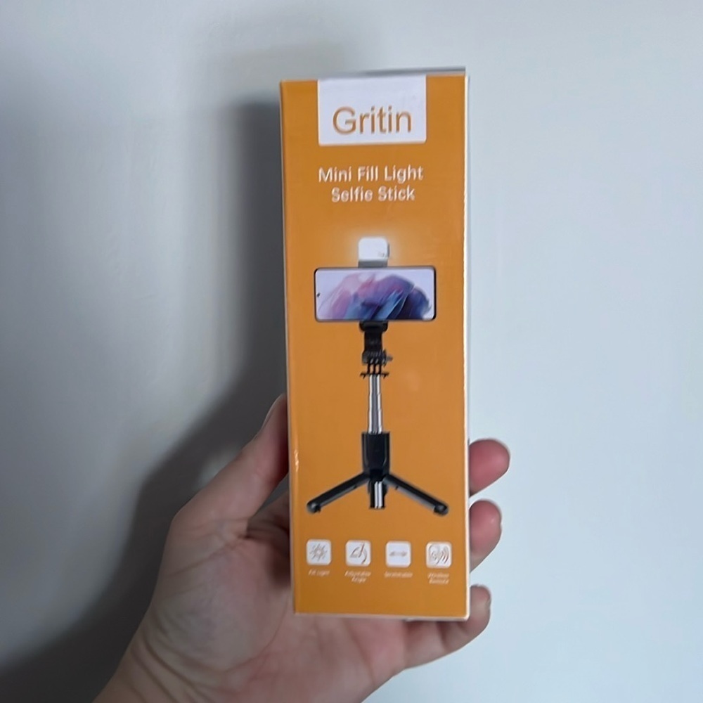 Mini fill light selfie stick